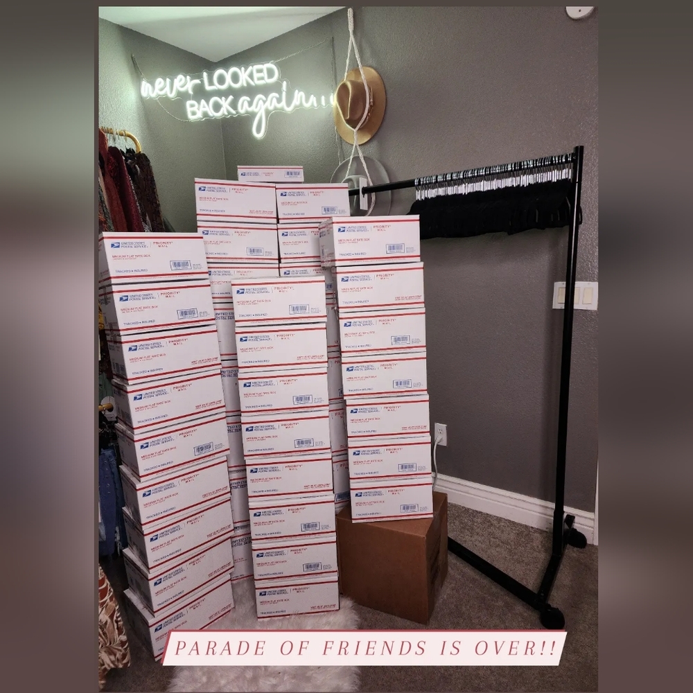 π¦Jenn2theRawr is LIVE NOWπ¦ - Picture 2 of 7